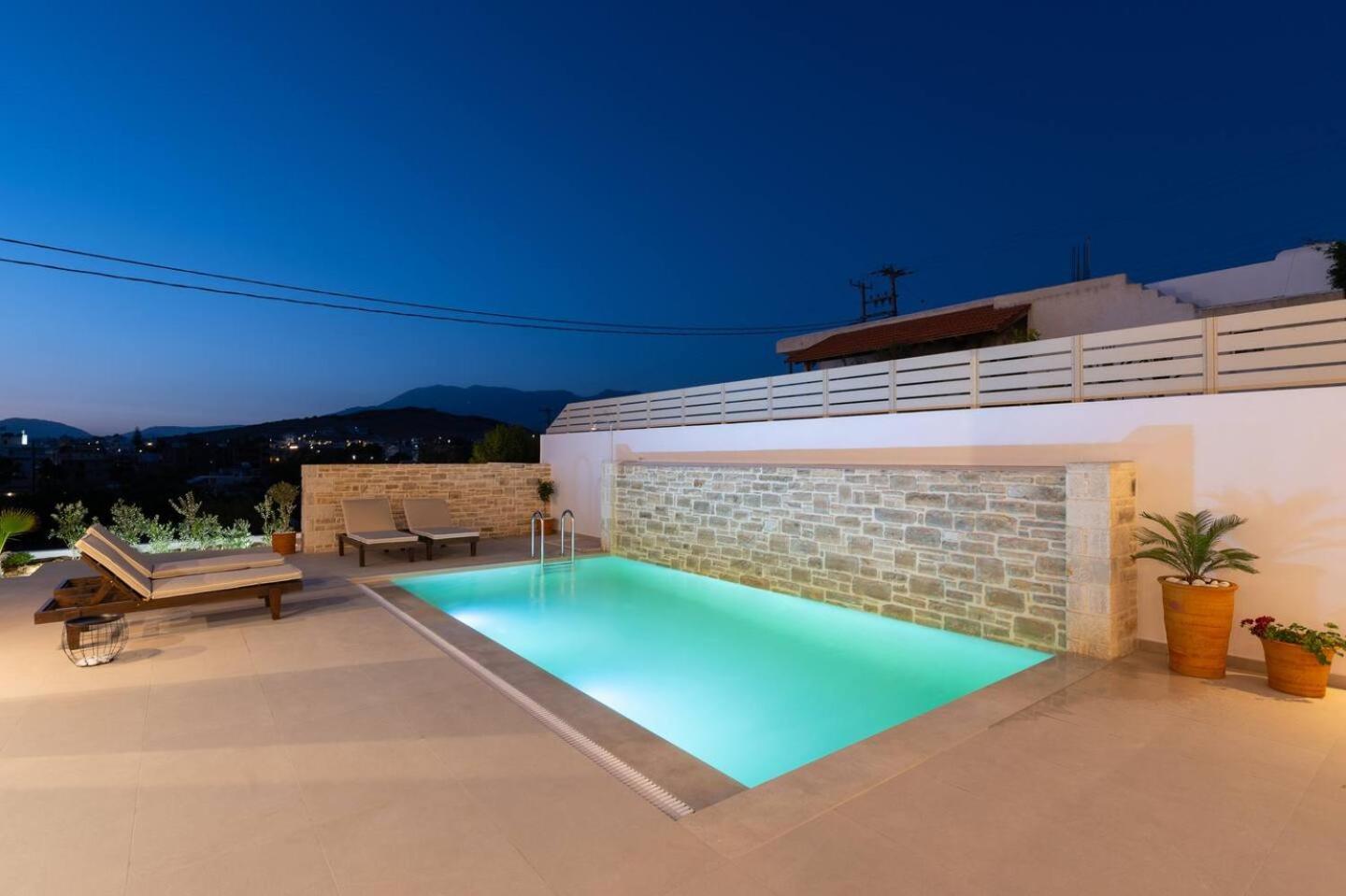 Ammokrinos Luxury Homes,150M From The Beach 칼라마키 외부 사진