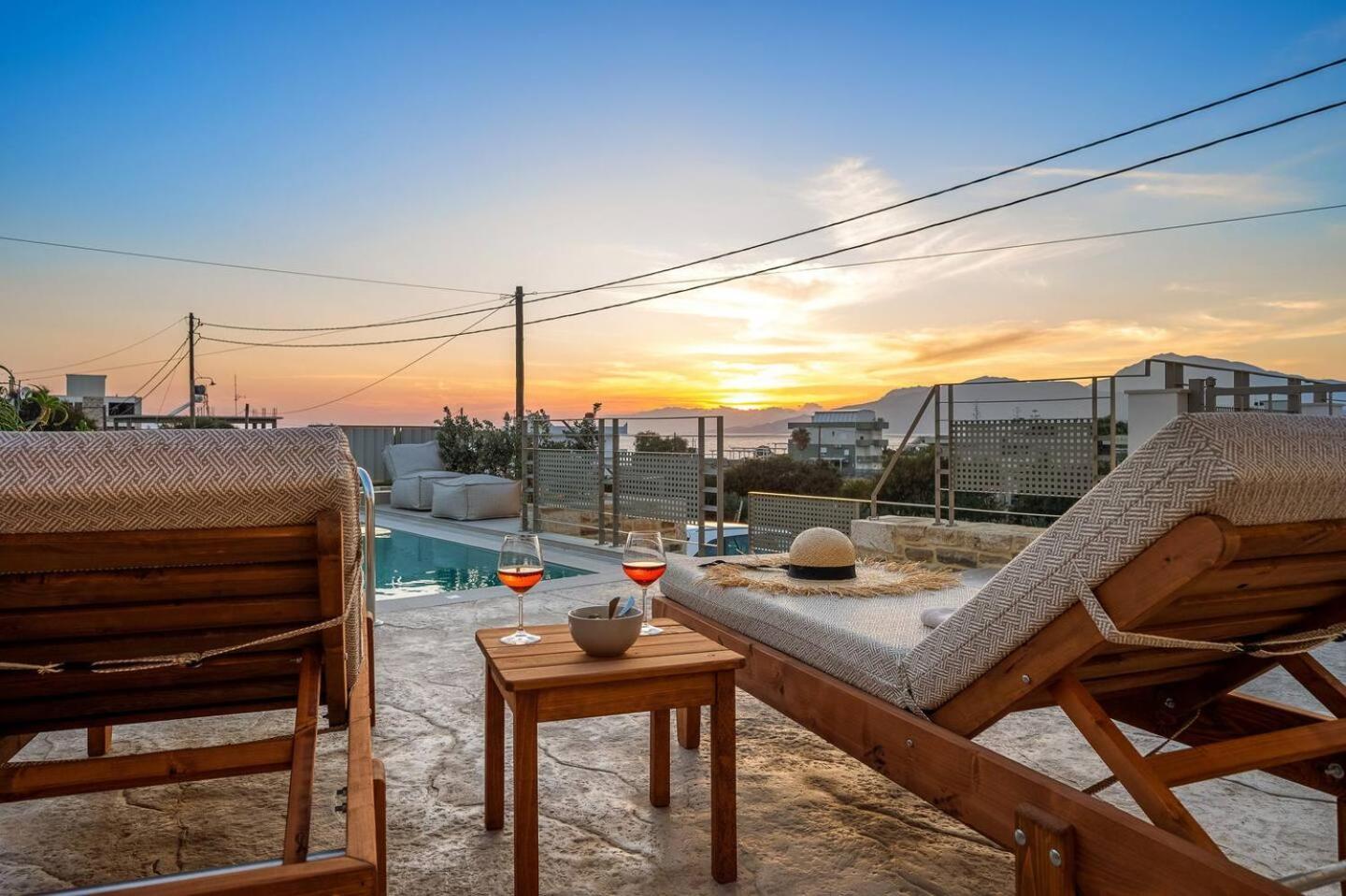 Ammokrinos Luxury Homes,150M From The Beach 칼라마키 외부 사진