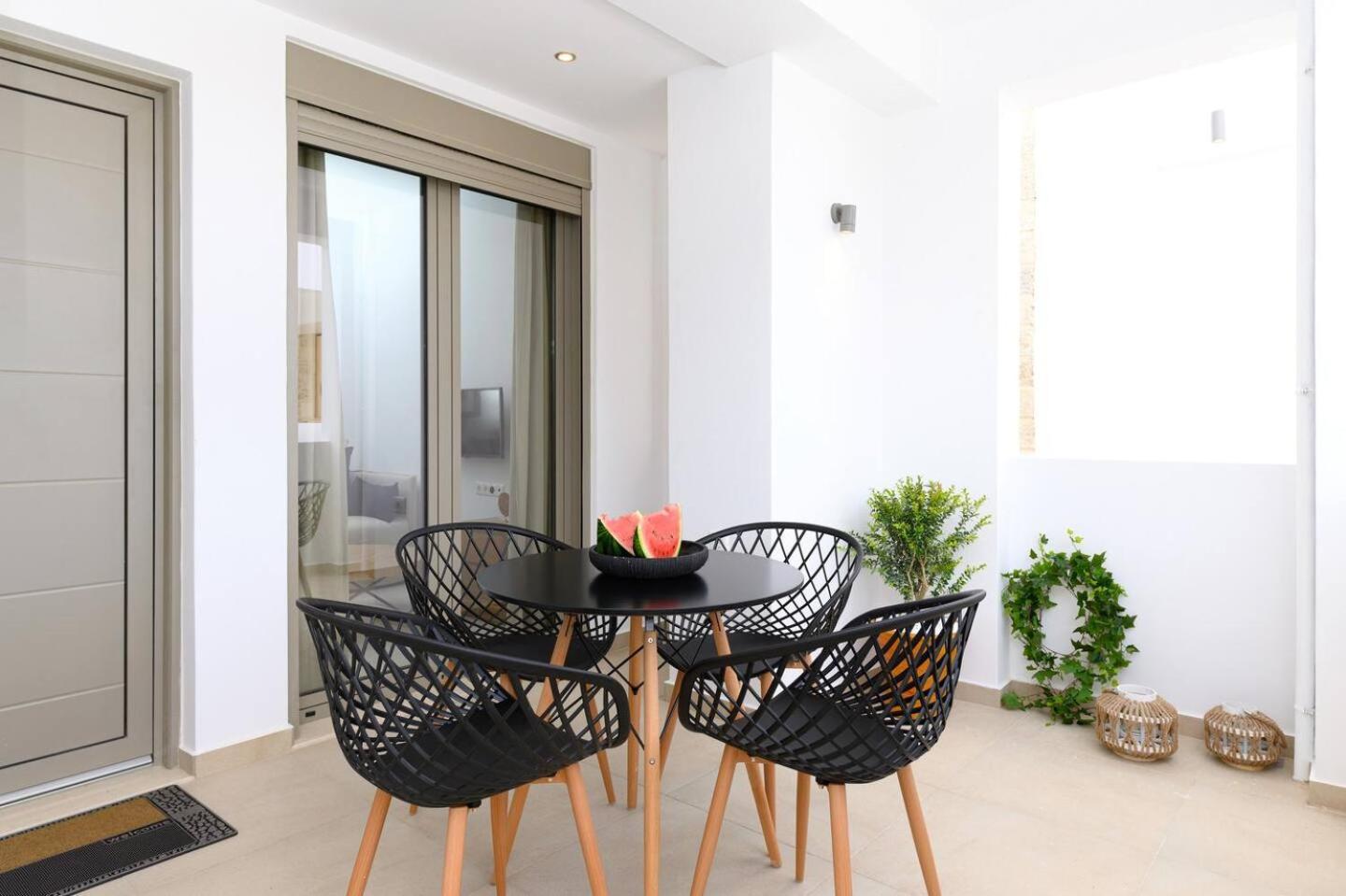 Ammokrinos Luxury Homes,150M From The Beach 칼라마키 외부 사진
