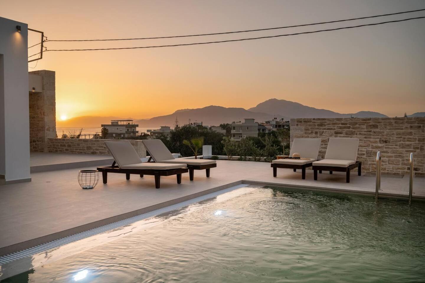Ammokrinos Luxury Homes,150M From The Beach 칼라마키 외부 사진