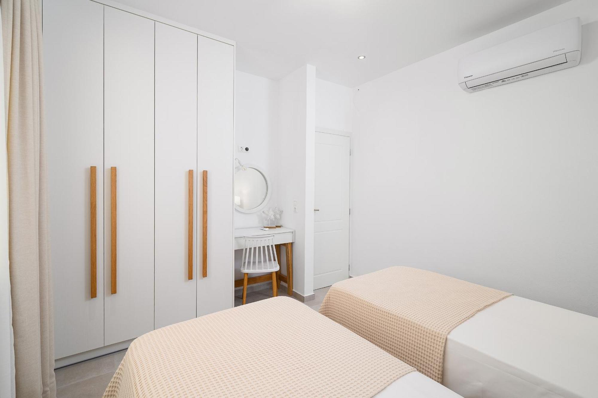 Ammokrinos Luxury Homes,150M From The Beach 칼라마키 외부 사진