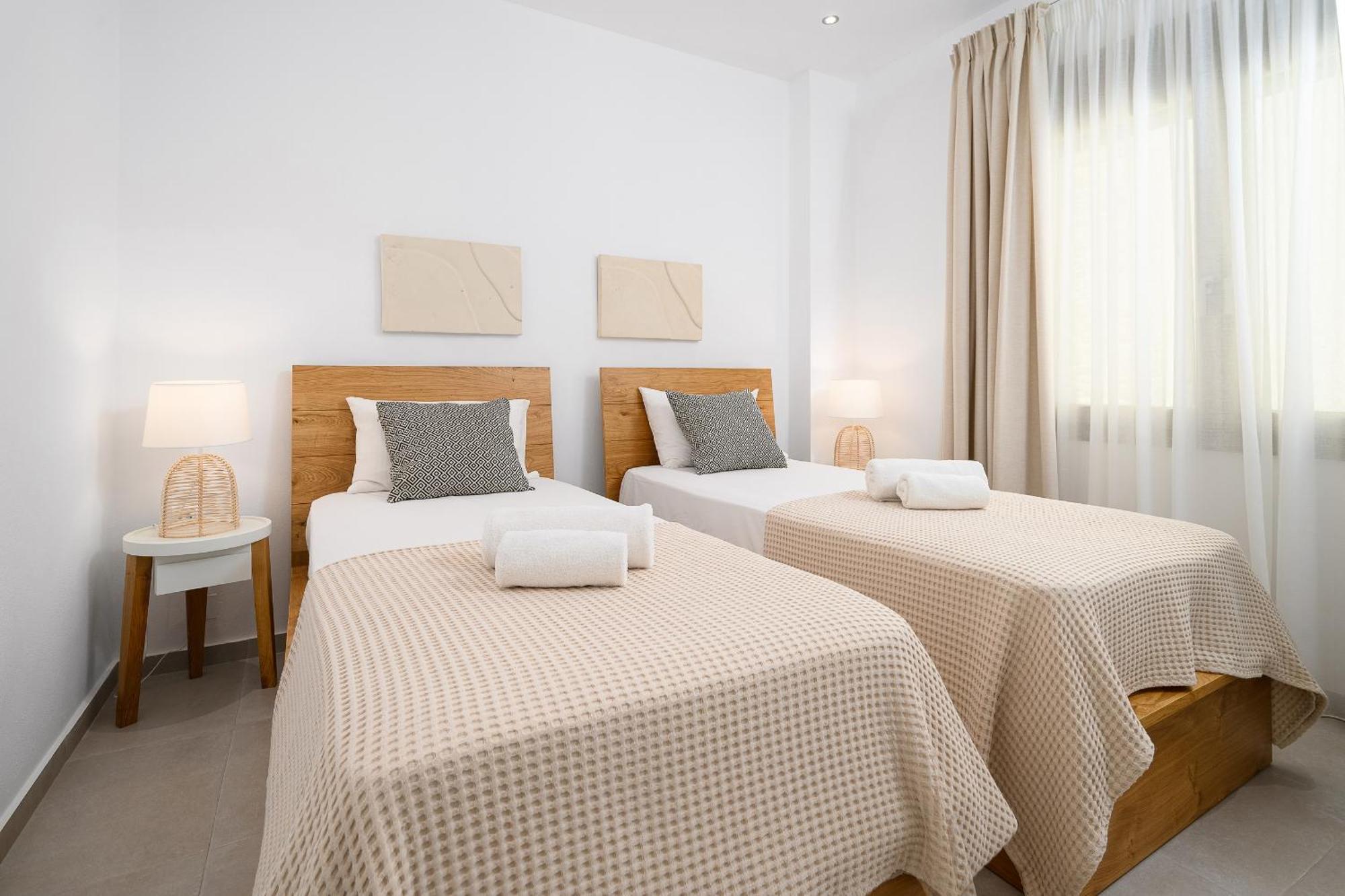 Ammokrinos Luxury Homes,150M From The Beach 칼라마키 외부 사진