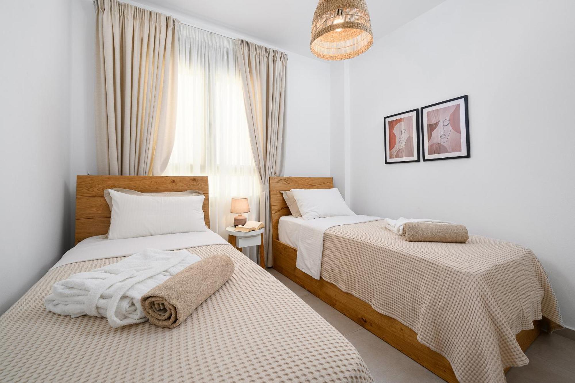Ammokrinos Luxury Homes,150M From The Beach 칼라마키 외부 사진
