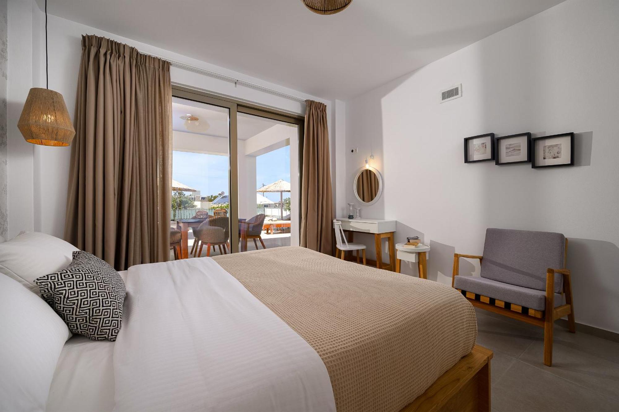 Ammokrinos Luxury Homes,150M From The Beach 칼라마키 외부 사진