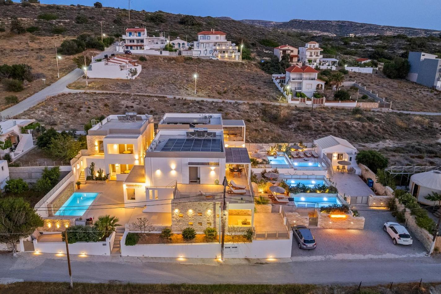 Ammokrinos Luxury Homes,150M From The Beach 칼라마키 외부 사진